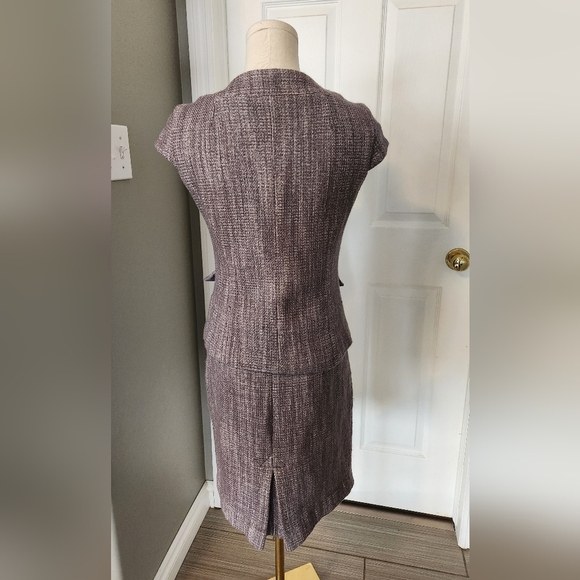 Banana Republic Taupe Skirt Suit - Size 4 - Picture 3 of 16